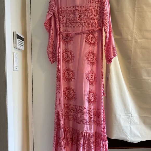 Elegant Pink Maxi Dress - Picture 4 of 8